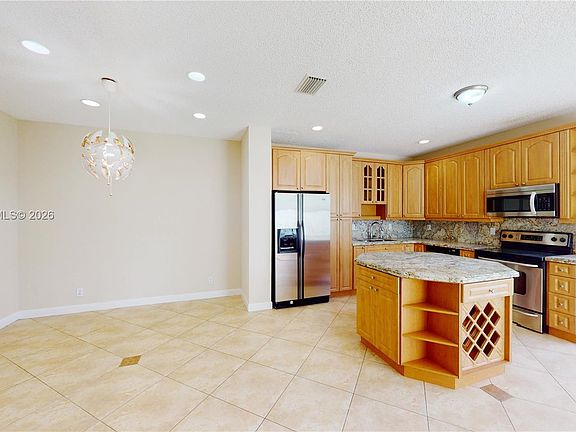 2nd image of 897 Briar Ridge Rd