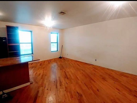 4th image of 338 Hamilton Ave APT 1