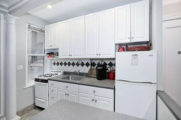 Rented by Compass | media 2