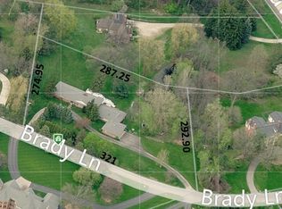 44 Brady Ln, Bloomfield Hills, MI 48304