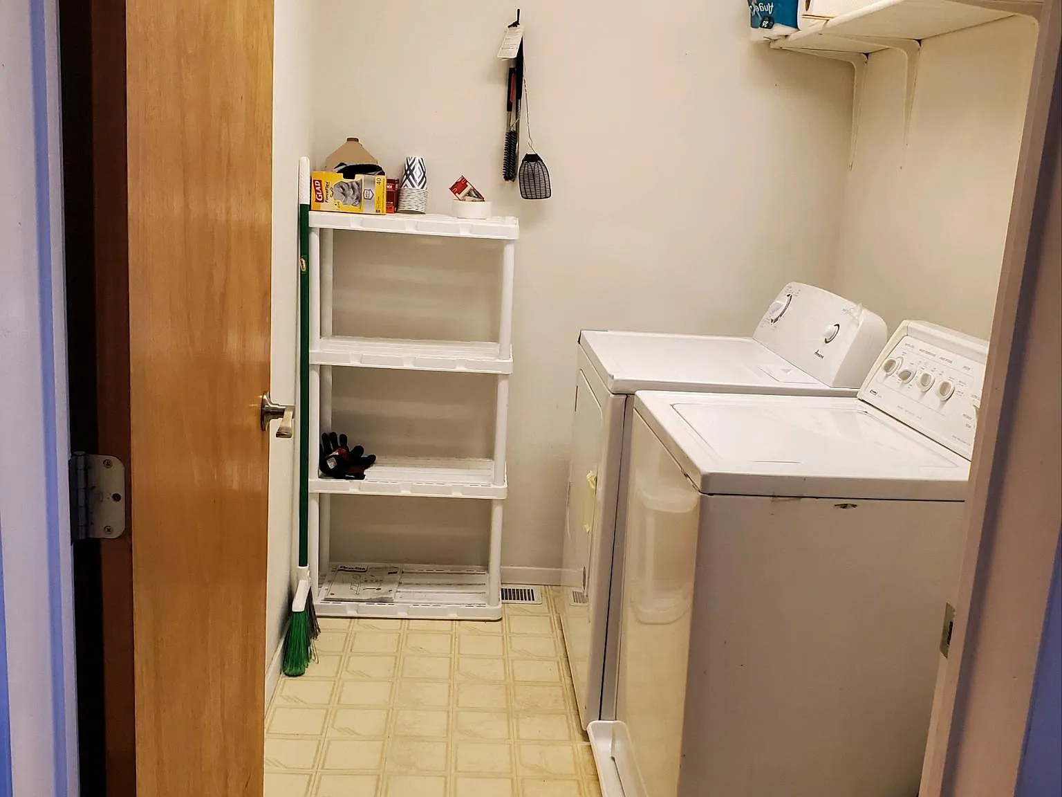 2 bed, 875 sqft, $1,000 — Photo 2