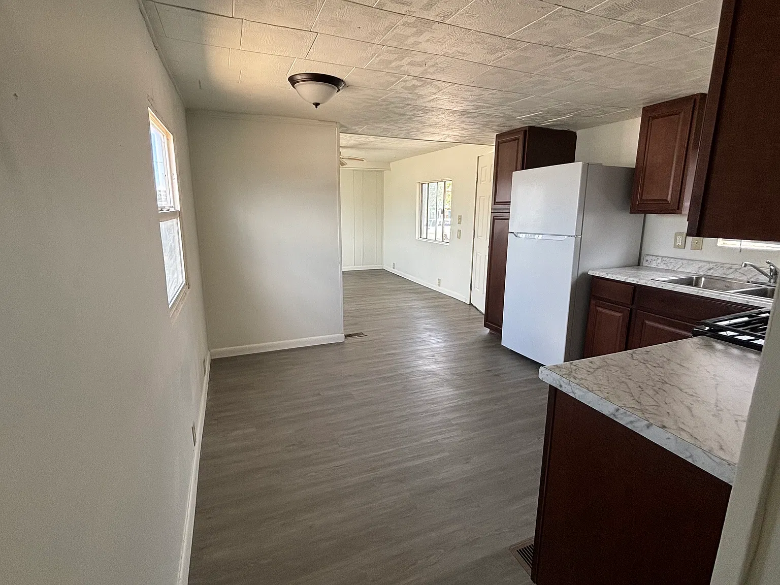 3 bed, 1.5 bath, 744 sqft, $1,500 — Photo 4
