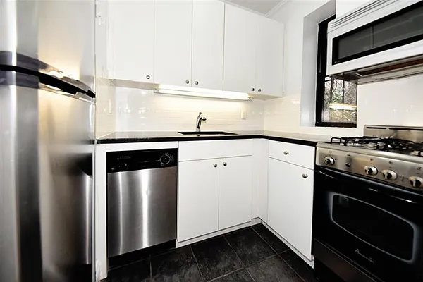Rented by Buchbinder & Warren | media 3