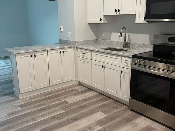 3rd image of 1 Lafayette Sq #206