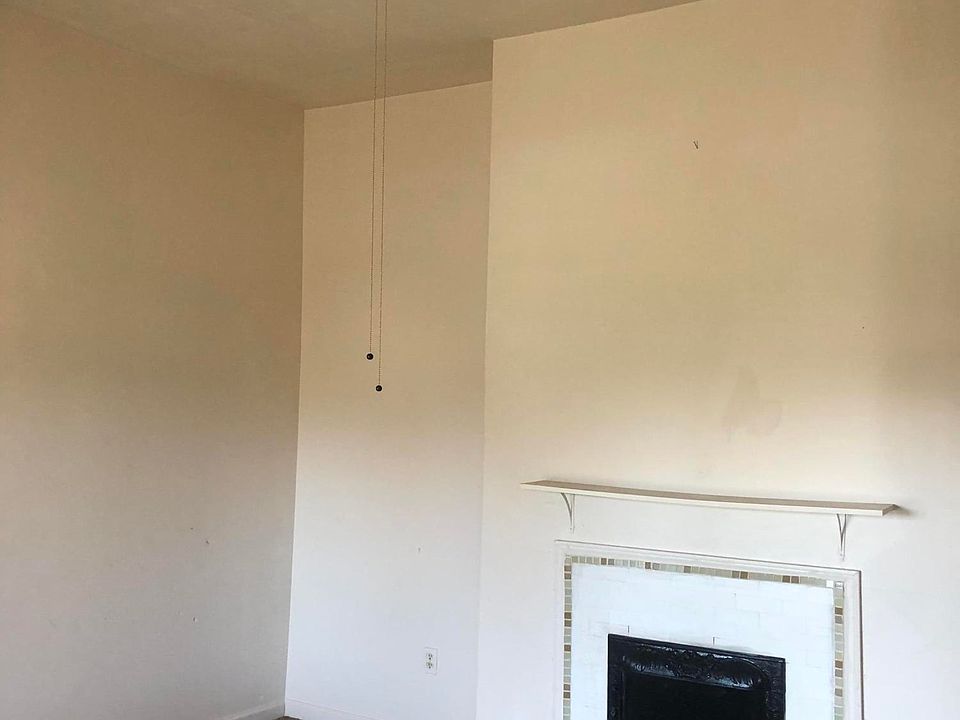 2nd image of 2917 W Kentucky St