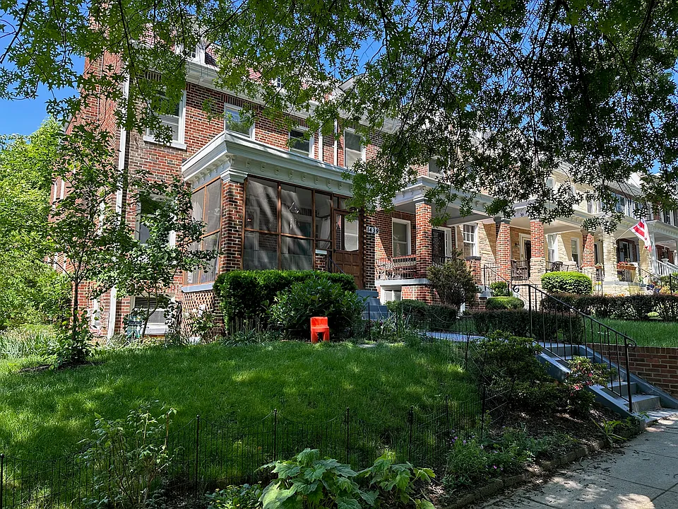 1439 Taylor St NW