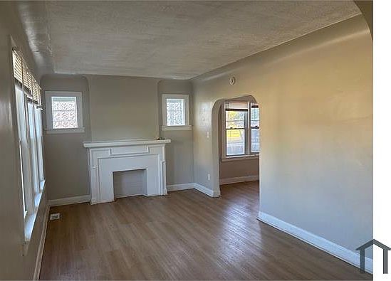 2nd image of 5733 Wayburn St