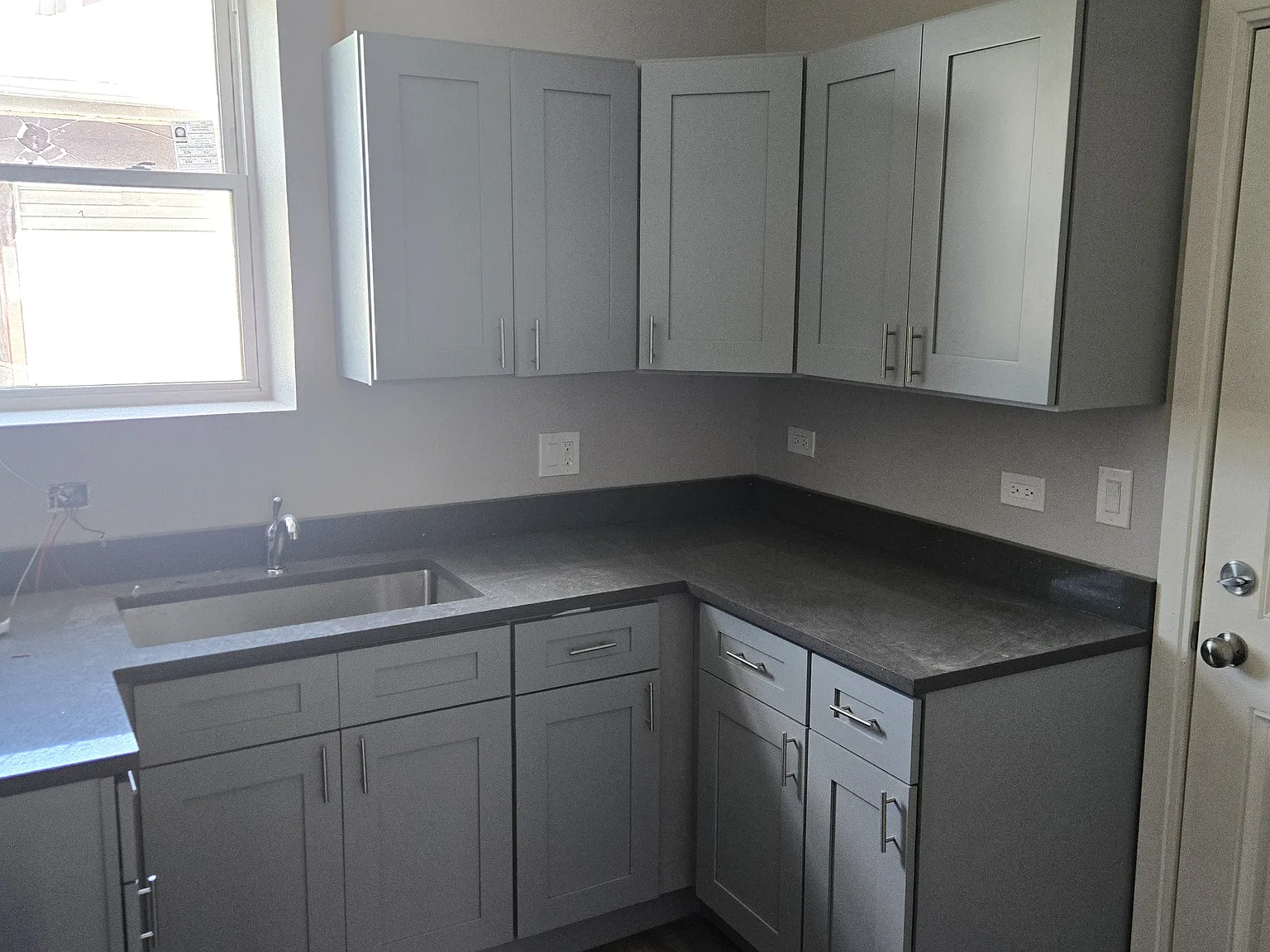 2 bed, $2,050 — Photo 1