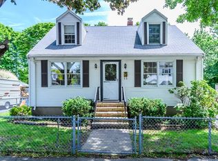 11 Lawrence St, Salem, MA 01970