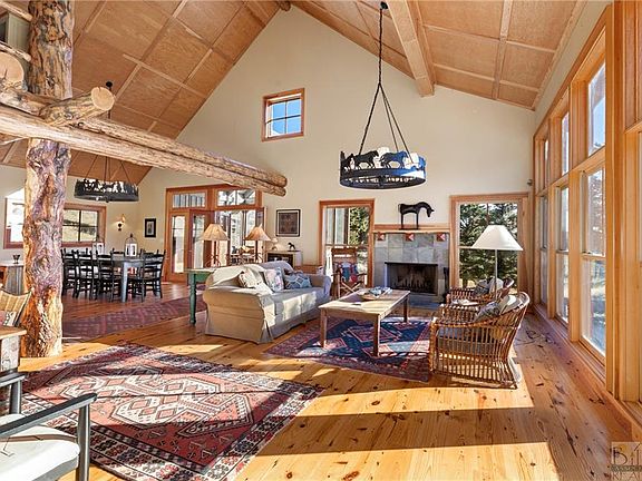 4th image of Eagle Trail Retreat