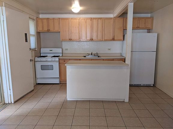 5th image of 35 S Kuakini St APT B3