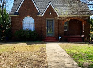 1327 W Chickasha Ave, Chickasha, OK 73018
