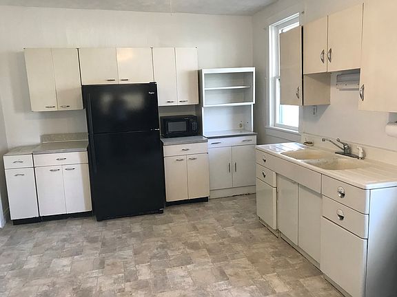 4th image of 4812 Water St