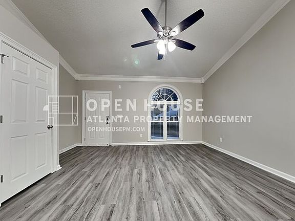 4th image of 2401 Georgia Ln