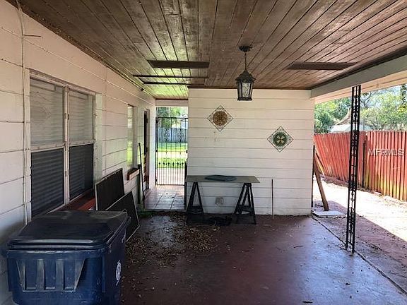 2nd image of 824 W Kirby St