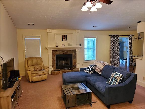 4th image of 905 River Rock Dr