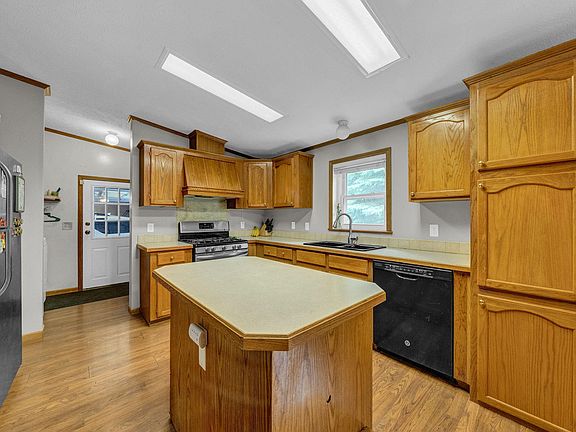 4th image of 302 Redwine Dr