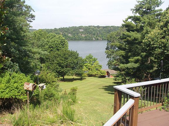 4th image of 6837 Holly Dr