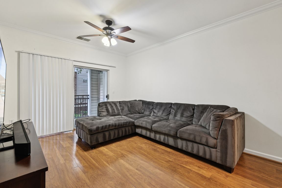 Centre Park Cir-2805-002.jpg