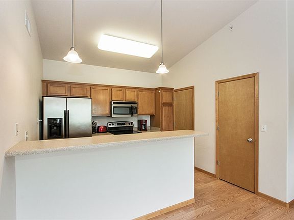 5th image of 285 Sadler Ln APT 304