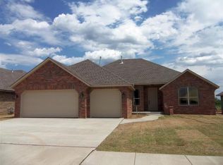 2716 Summit Terrace Dr, Norman, OK 73071