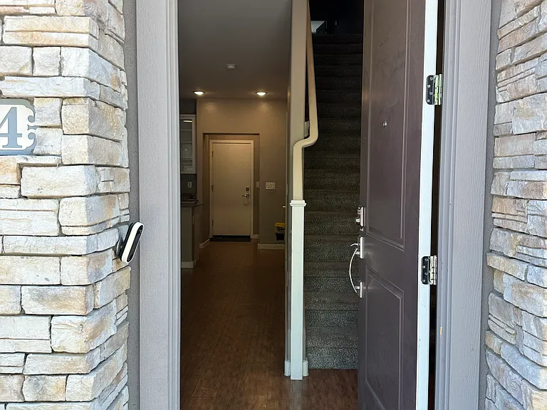 2354 E Hidalgo Ave — Photo 4