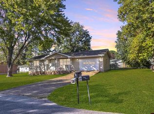 1305 Hallmark Cir, Mountain Home, AR 72653