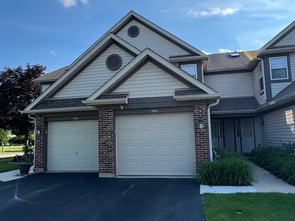 1792 Nature Ct, Schaumburg, IL 60193