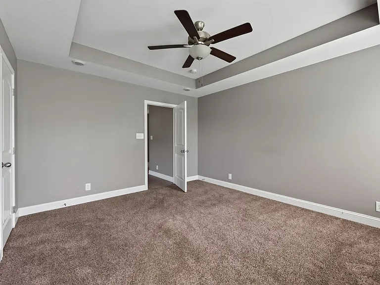 207 Geneva Ln — Photo 22