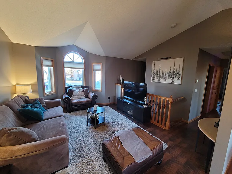 9075 Farmstead Ave — Photo 8
