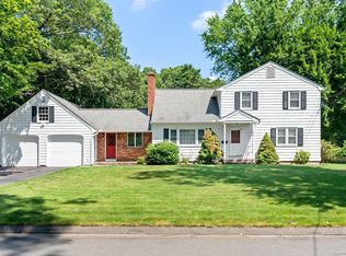 26 Roberts St, Windsor Locks, CT 06096