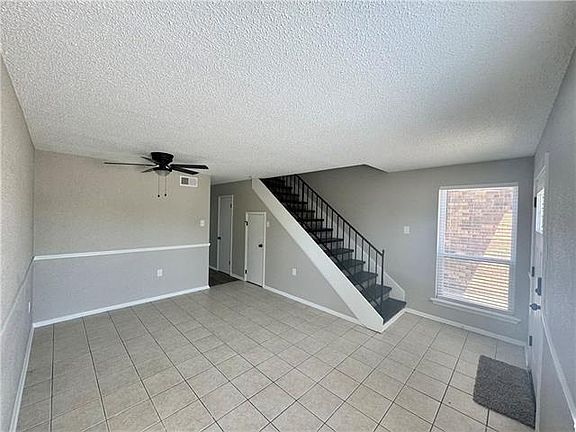 3rd image of 900 Avenue H APT D