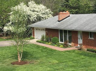 30850 Franklin Rd, Franklin, MI 48025