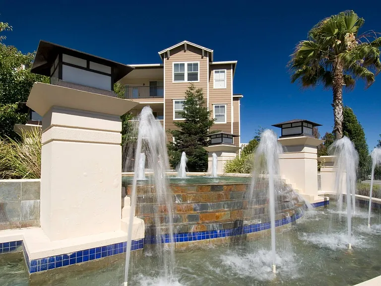 Fountain and exterior of building | Apartments in Dublin, CA | Fountains at Emerald Park