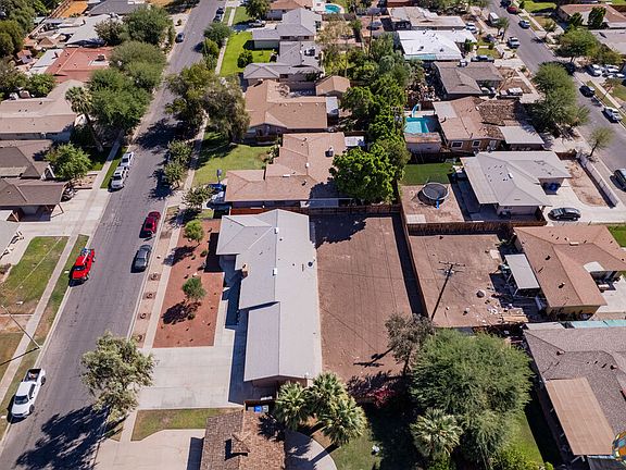 3rd image of 745 Yucca Dr