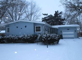 910 Gail Pl, Fort Atkinson, WI 53538