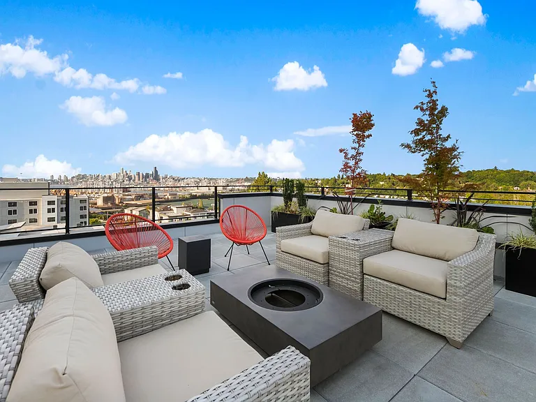 Avala Apartments — Photo 13