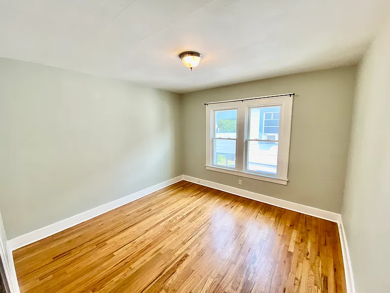 250 Woodbine Ave #1 — Photo 25