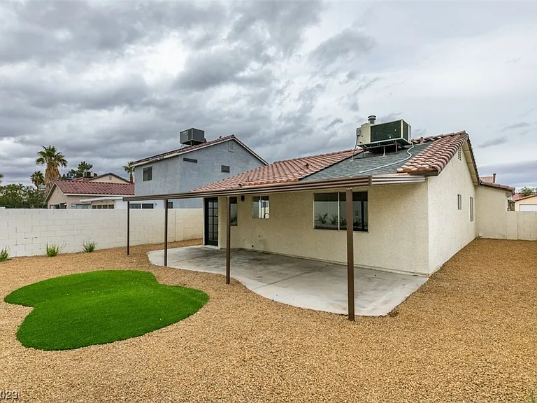 598 Jackson Dr — Photo 41