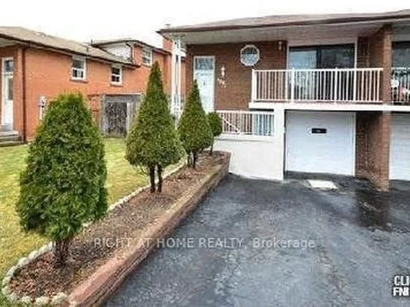 4092 Midhurst Ln, Mississauga, ON L4Z 1C7