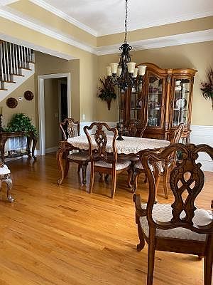 5th image of 241 Loudoun Dr