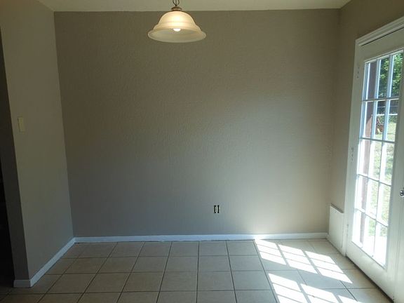 4th image of 206 Jason Dr #B
