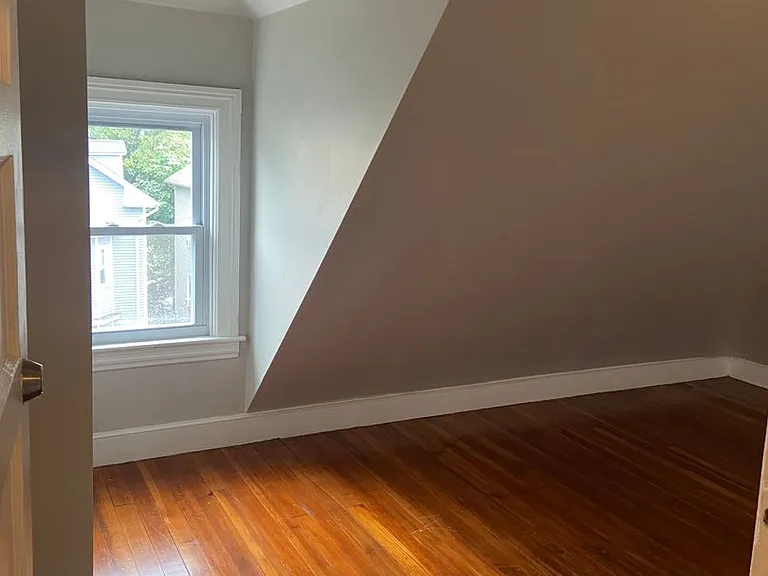 94 Oakland Ave — Photo 8
