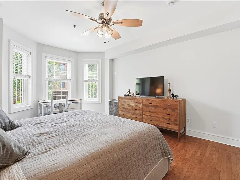 904 Jefferson St #2I — Photo 15