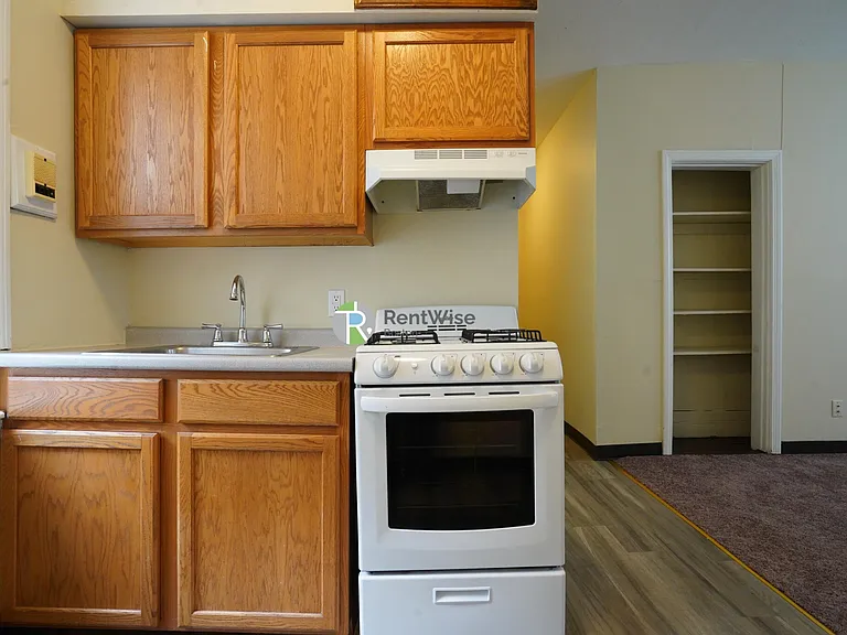 225 Kelton St #4U — Photo 4