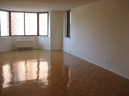 Rented by Realty Operations Group | media 3