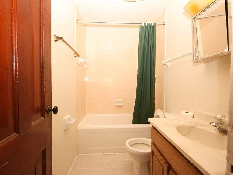 430 E Racine St #LOWR — Photo 7
