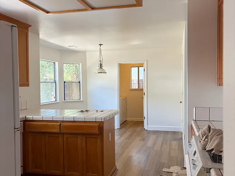 2233 Humboldt Ave — Photo 8