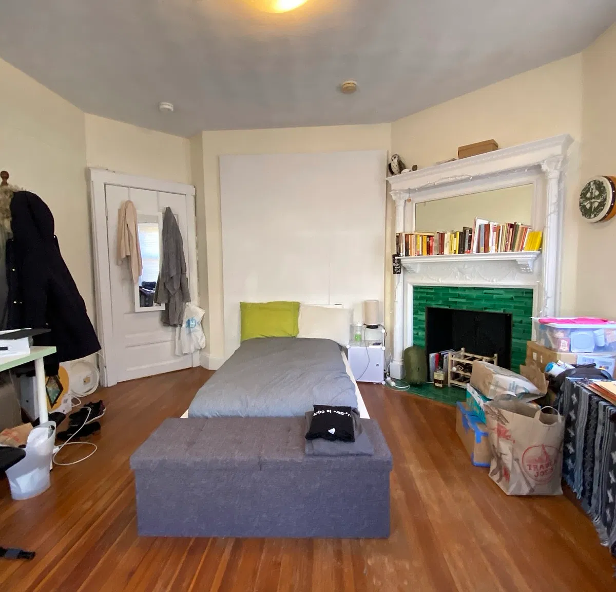 18 Mount Hood Road Apartments — Photo 4