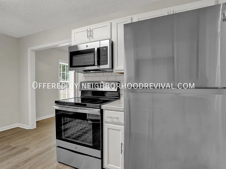 1685 S Goodlett St — Photo 12